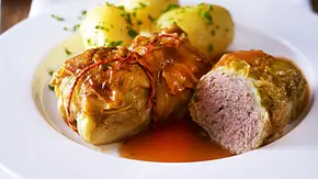 Kohlrouladen mit Hackfleischfüllung Rezept - Foto: LECKER @ Bauer Media Group Kohlrouladen mit Hackfleischfüllung Rezept - Foto: LECKER @ Bauer Media Group