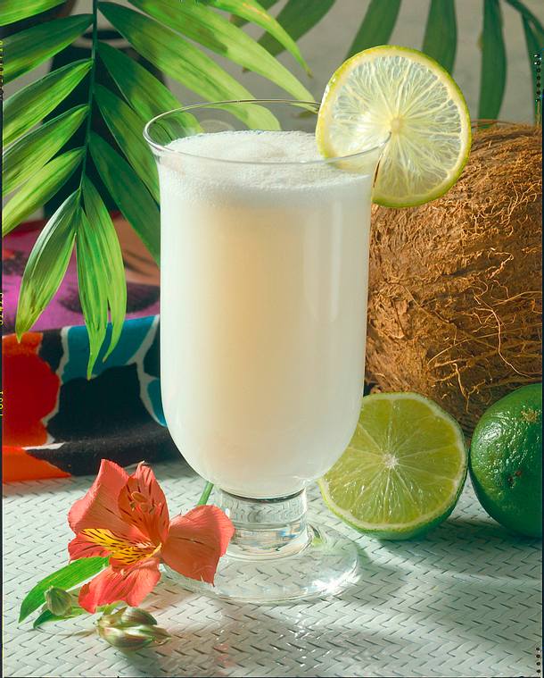Kokos-Ananas-Drink Rezept | LECKER