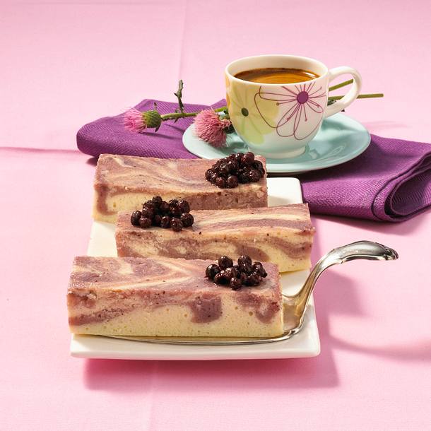Kokos-Blaubeer-Marmorkäsekuchen Rezept