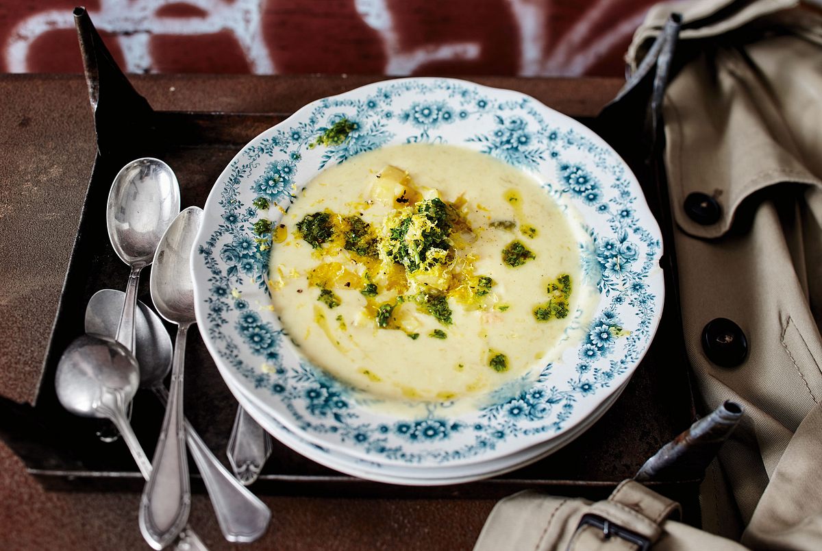 Kokos-Kartoffelsuppe mit Pistaziengremolata Rezept