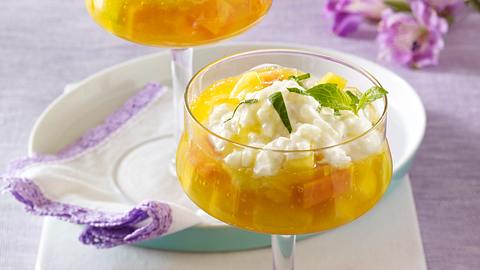 Kokos-Milchreis mit exotischen Früchten Rezept - Foto: House of Food / Bauer Food Experts KG