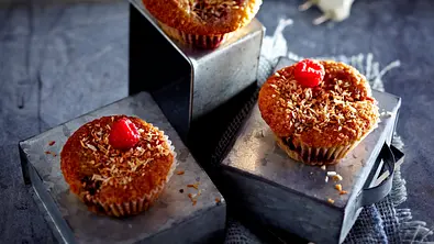 Kokos-Vanille-Muffins mit Himbeeren Rezept - Foto: LECKER @ Bauer Media Group