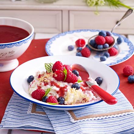 Kokosmilchreis mit Beeren Rezept Kokosmilchreis mit Beeren Rezept