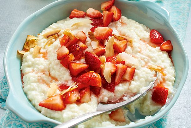 Kokosmilchreis mit marinierten Erdbeeren Rezept Kokosmilchreis mit marinierten Erdbeeren Rezept