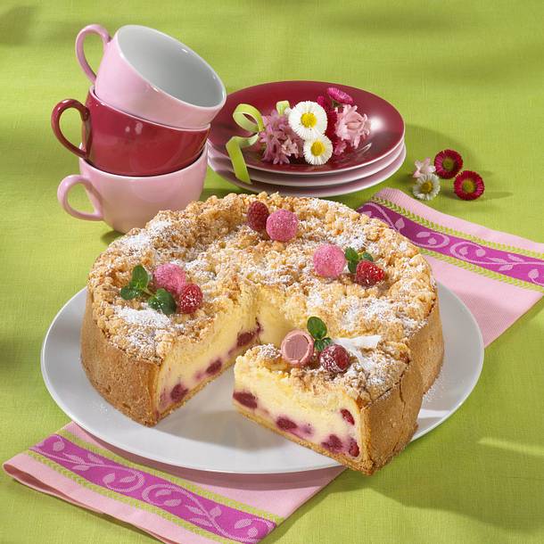 Kokosstreusel-Käsekuchen mit Himbeeren Rezept Kokosstreusel-Käsekuchen mit Himbeeren Rezept