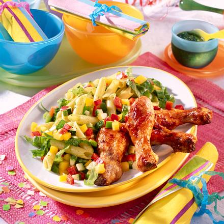 Konfetti-Salat mit Hähnchenkeulen Rezept