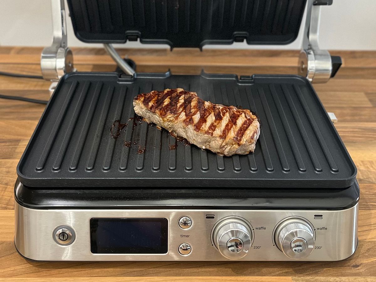 Braun MultiGrill 9 CG9043, 3-in-: die Boost-Funktion sorgt für ein schöne Kruste auf meinem Test-Steak