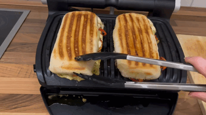 Perfekt knusprige Panini: In meinem Test habe ich nur gute Erfahrungen mit den Grill-Programmen der Tefal OptiGrills gemacht. Perfekt knusprige Panini: In meinem Test habe ich nur gute Erfahrungen mit den Grill-Programmen der Tefal OptiGrills gemacht.