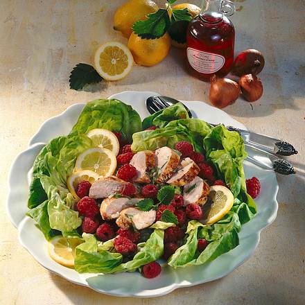 Kopfsalat mit Himbeeren und Hähnchenfilet Rezept