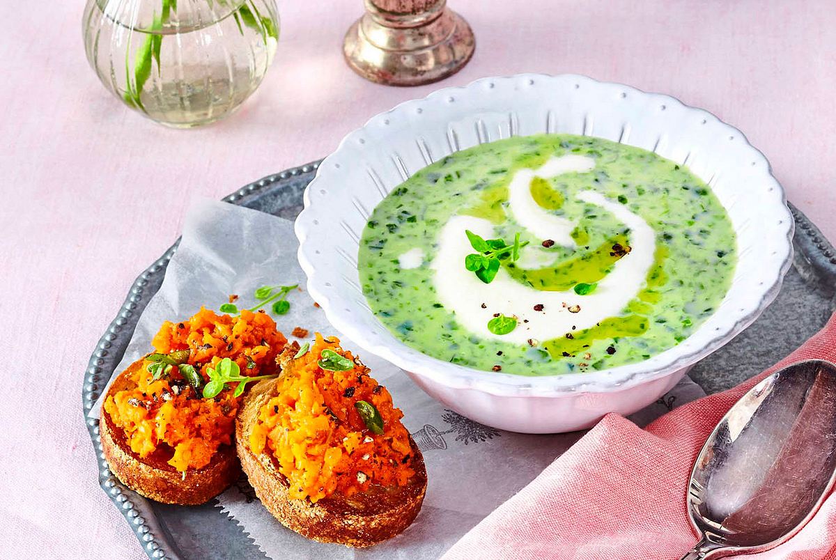 Kopfsalatsuppe mit Möhren-Crostini Rezept