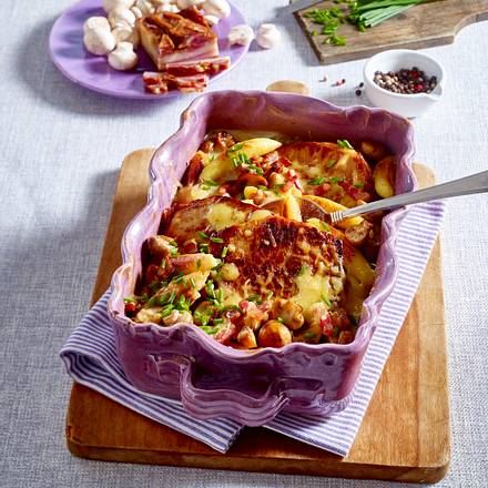 Kotelett-Champignon-Auflauf mit Schupfnudeln Rezept Kotelett-Champignon-Auflauf mit Schupfnudeln Rezept