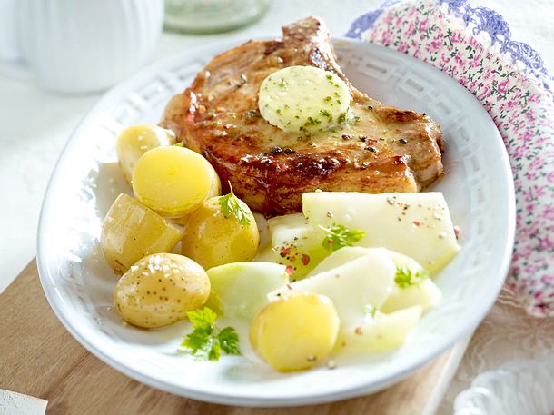 Kotelett mit Kohlrabi in Zitronensoße und neuen Kartoffeln Rezept Kotelett mit Kohlrabi in Zitronensoße und neuen Kartoffeln Rezept
