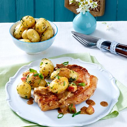 Koteletts In Apfel-Senfsoße Mit Kräuter-Kartoffeln Rezept | LECKER