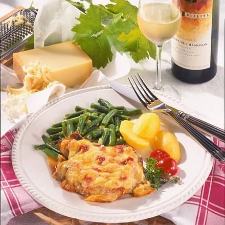 Koteletts mit Käsekruste Rezept