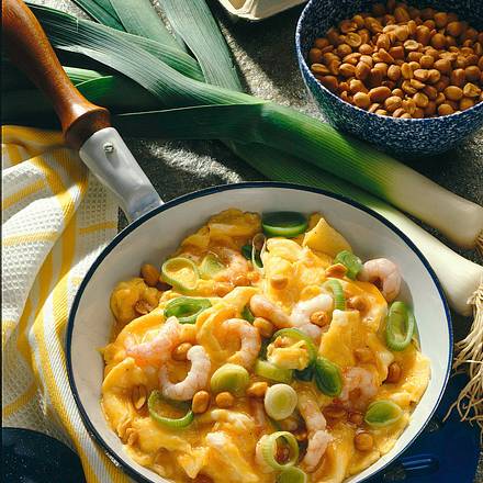 Krabbenrührei mit Erdnüssen Rezept Krabbenrührei mit Erdnüssen Rezept