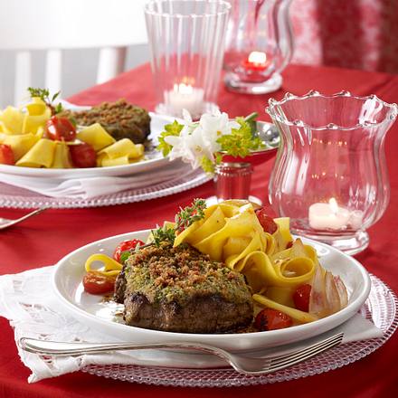 Kräuter-Filetsteaks mit Bandnudeln Rezept