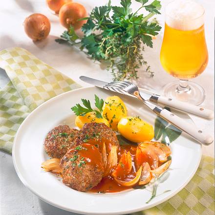 Kräuter-Frikadellen mit Zwiebelsoße Rezept