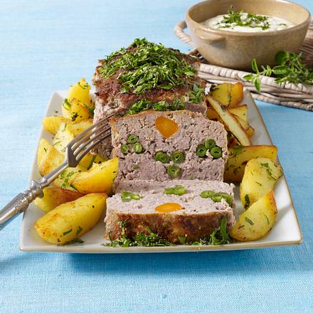 Kräuter-Hackbraten mit Röstkartoffeln Rezept Kräuter-Hackbraten mit Röstkartoffeln Rezept