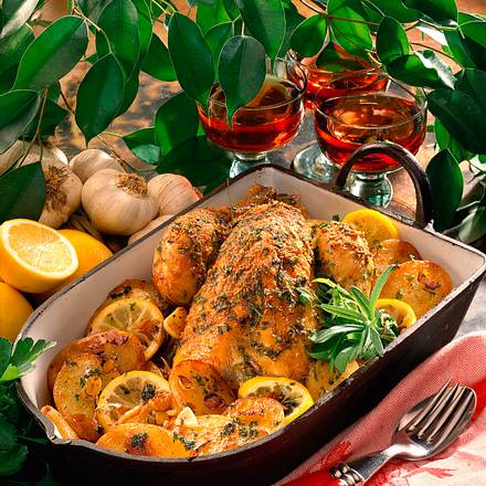 Kräuter-Hähnchen auf Kartoffeln Rezept Kräuter-Hähnchen auf Kartoffeln Rezept