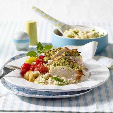 Kräuter-Hähnchenfilet mit geschmorten Tomaten und Couscous Rezept