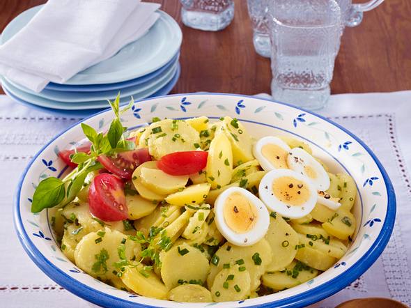 Kartoffelsalat-Rezepte - von klassisch bis mediterran | LECKER