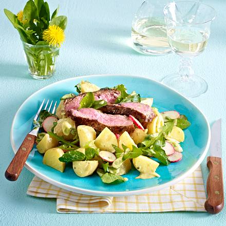 Kräuter-Kartoffelsalat mit Steak-Streifen Rezept