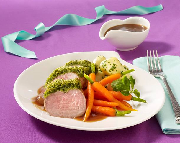 Kräuter-Schweinefilet mit karamellisierten Möhren Rezept Kräuter-Schweinefilet mit karamellisierten Möhren Rezept