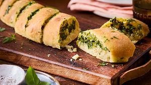 Brot zum Grillen: Kräuterbaguette - Foto: House of Food / Bauer Food Experts KG