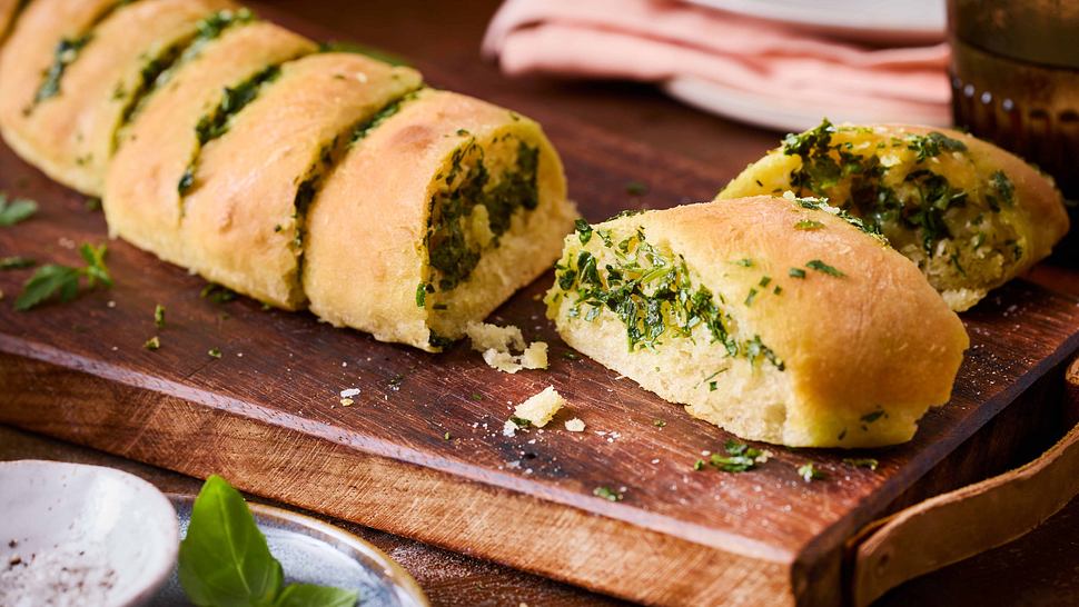 Brot zum Grillen: Kräuterbaguette - Foto: House of Food / Bauer Food Experts KG