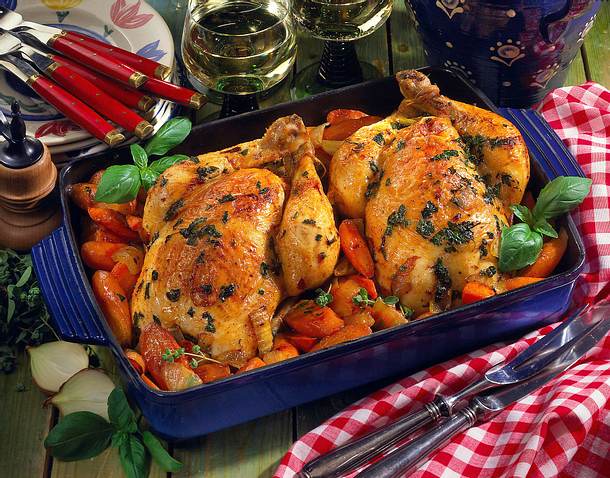 Kräuterhähnchen mit Möhren Rezept Kräuterhähnchen mit Möhren Rezept