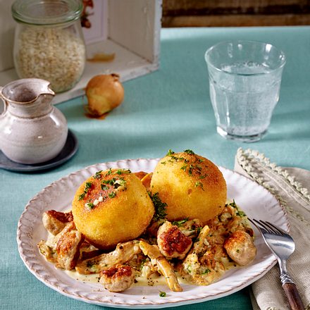 Kräuterreis-Bällchen mit Brätbällchen-Ragout Rezept