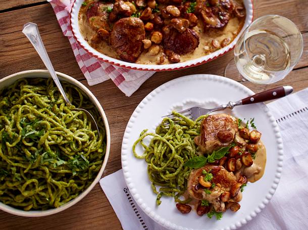 Kräuterspätzle zu Schweinefiletmedaillons Rezept Kräuterspätzle zu Schweinefiletmedaillons Rezept