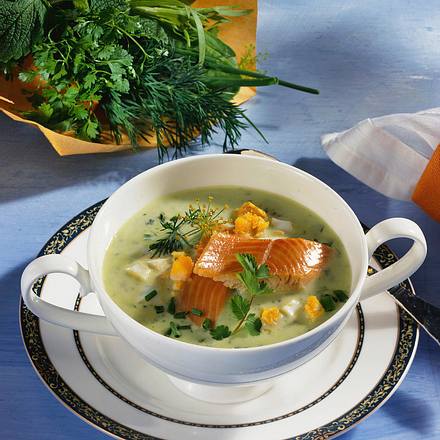 Kräutersüppchen mit Räucherforelle Rezept Kräutersüppchen mit Räucherforelle Rezept