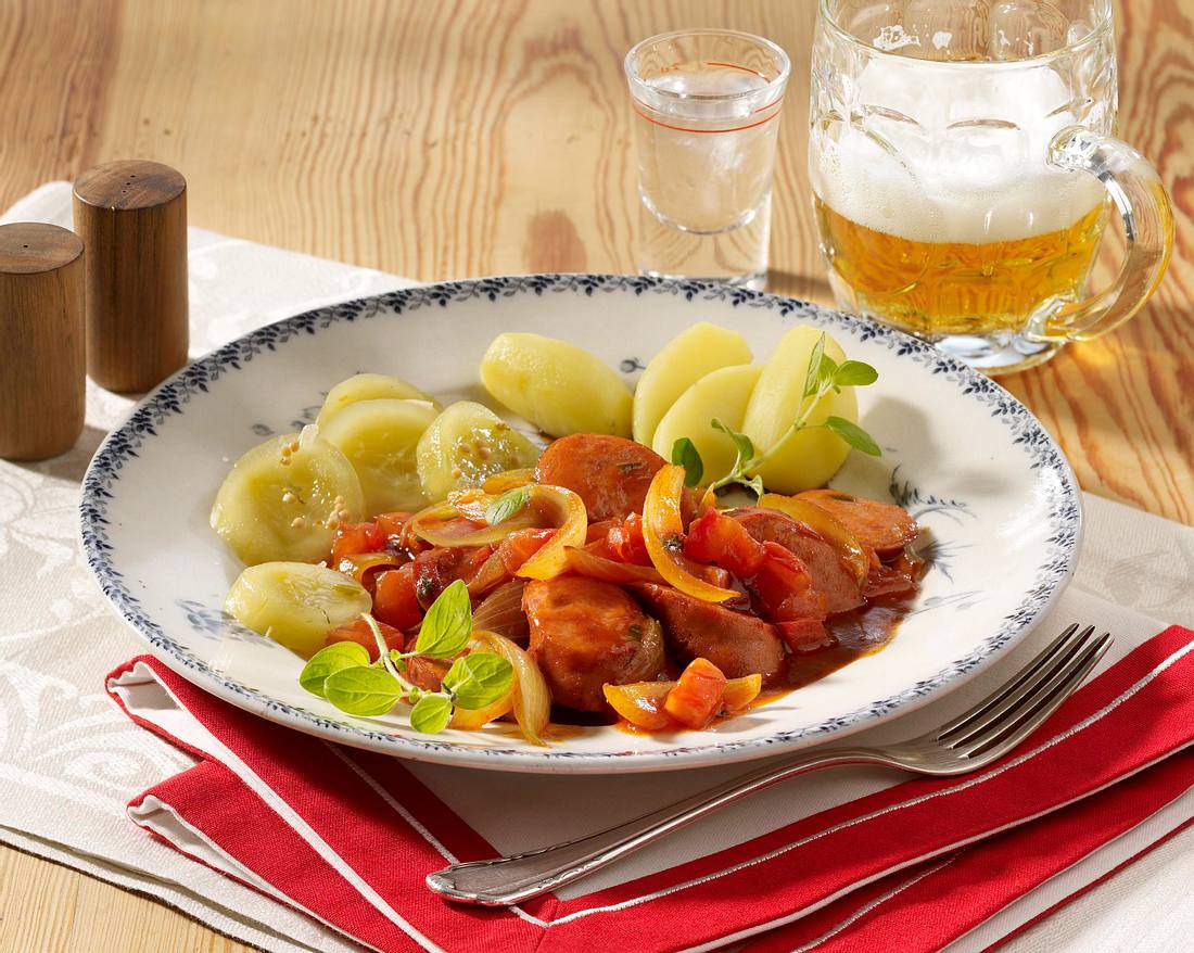 Krakauer-Eintopf mit schlesischen Gurken Rezept Krakauer-Eintopf mit schlesischen Gurken Rezept