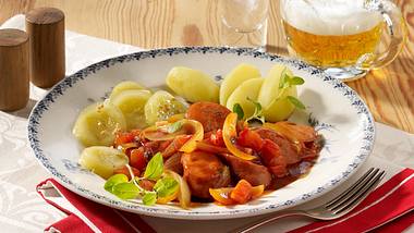 Krakauer-Eintopf mit schlesischen Gurken Rezept - Foto: House of Food / Bauer Food Experts KG