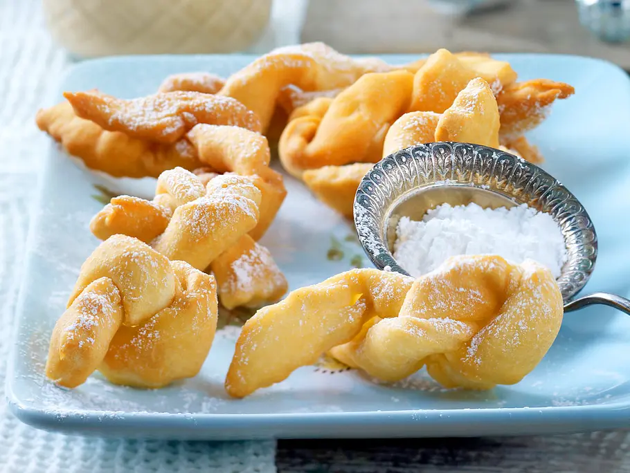Krapfen mit Karamellcreme Krapfen mit Karamellcreme