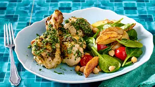 Kräuter-Hähnchenkeulen an Kartoffel-Kichererbsensalat Rezept - Foto: LECKER @ Bauer Media Group Kräuter-Hähnchenkeulen an Kartoffel-Kichererbsensalat Rezept - Foto: LECKER @ Bauer Media Group