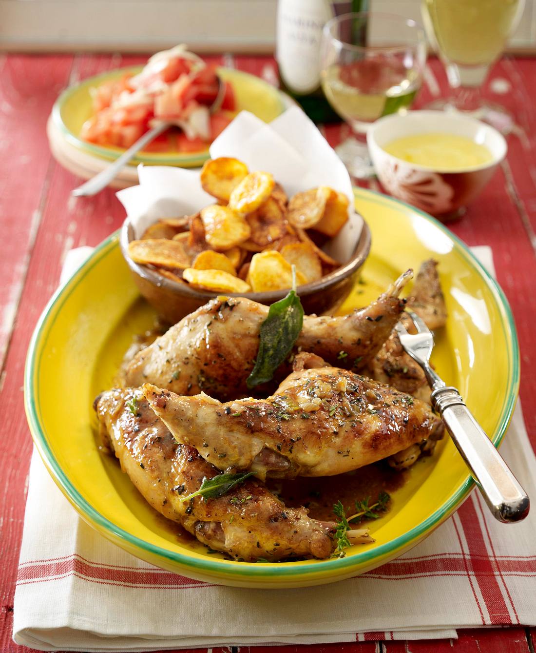 Kräuter Kaninchen mit Kartoffelchips Rezept | LECKER