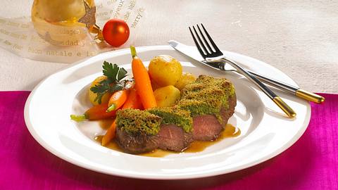 Kräuter-Lammlachse mit Buttermöhren Rezept - Foto: Pretscher, Tillmann