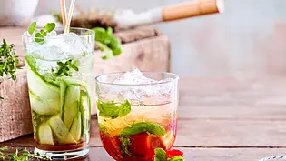 Kräuter-Mojito mit Gurke Rezept - Foto: LECKER @ Bauer Media Group