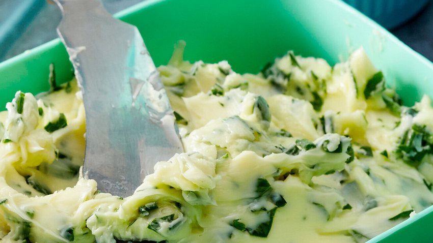 Kräuterbutter selbstgemacht - Foto: House of Food / Bauer Food Experts KG