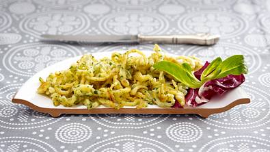 Kräuterspätzle Rezept - Foto: LECKER @ Bauer Media Group