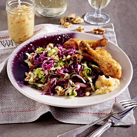 Krautsalat mit pikantem Quittenchutney zu Hähnchenkeulen Rezept