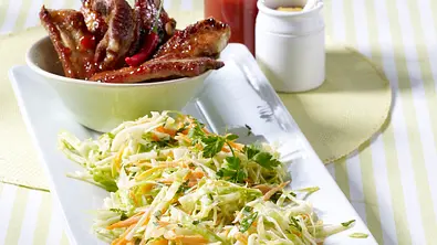 Krautsalat zu Spareribs Rezept - Foto: LECKER @ Bauer Media Group
