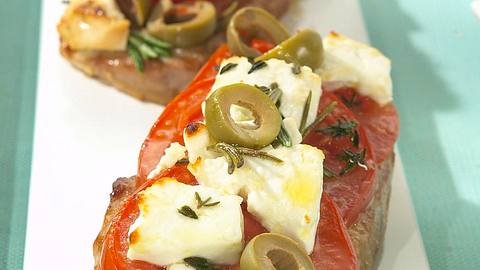Kreta-Schnitzel mit Tomaten und Feta Rezept - Foto: House of Food / Bauer Food Experts KG