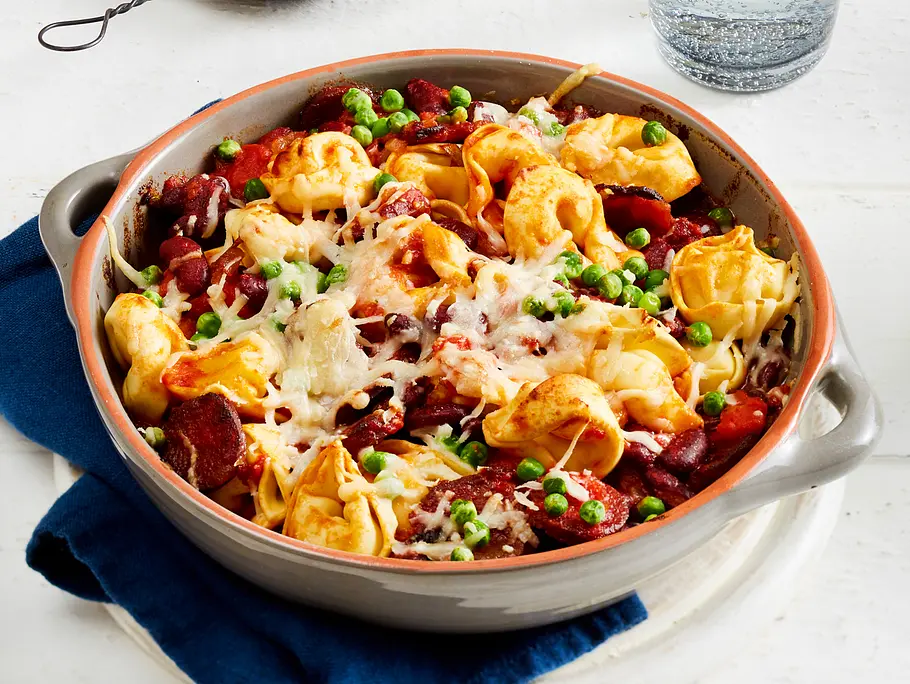 Kriegt jeder gebacken: Tortelloni-Topf mit Chorizo Rezept Kriegt jeder gebacken: Tortelloni-Topf mit Chorizo Rezept