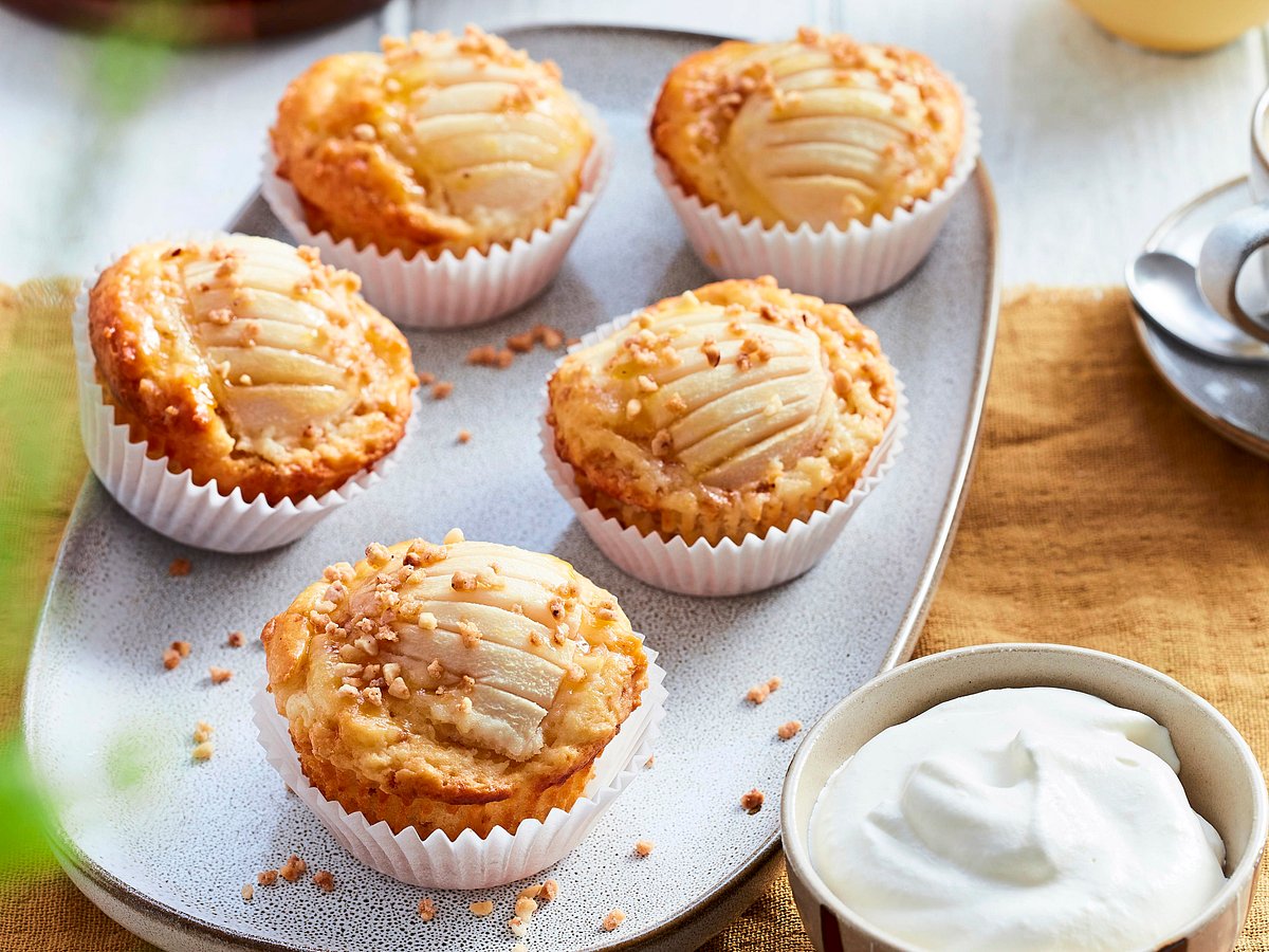 Krokant-Muffins mit Birne Rezept