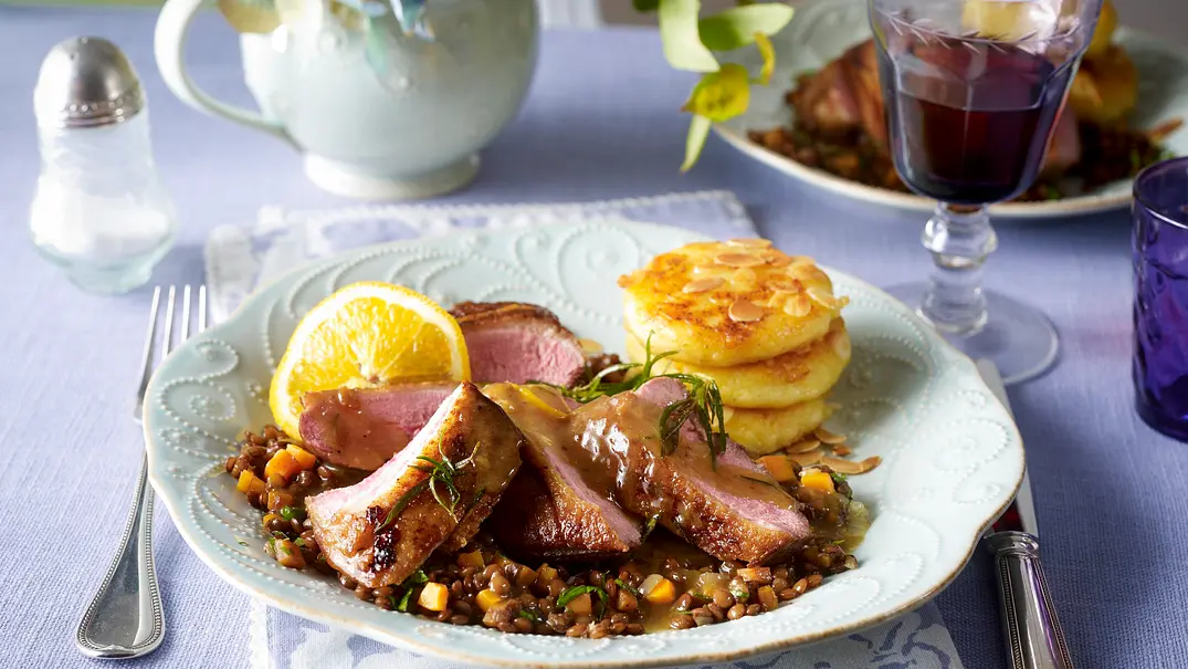 Krosse Entenbrust zu Balsamico-Linsen Rezept - Foto: LECKER @ Bauer Media Group Krosse Entenbrust zu Balsamico-Linsen Rezept - Foto: LECKER @ Bauer Media Group