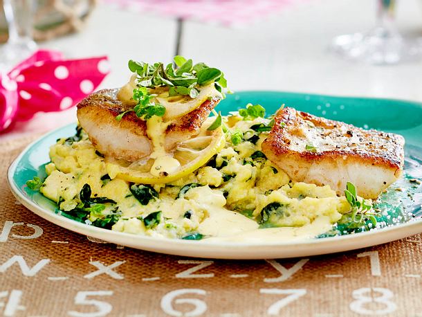 Krosses Zanderfilet mit Spinatpolenta und Blitzsoße Rezept Krosses Zanderfilet mit Spinatpolenta und Blitzsoße Rezept