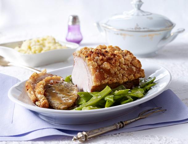 Krustenbraten mit Wildkräutern und Meersalz Rezept Krustenbraten mit Wildkräutern und Meersalz Rezept